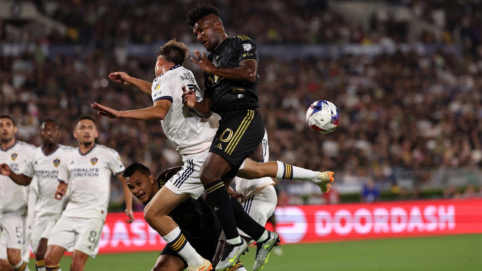 Riqui Puig leads Galaxy to win over LAFC in front of MLS record crowd of  82,110